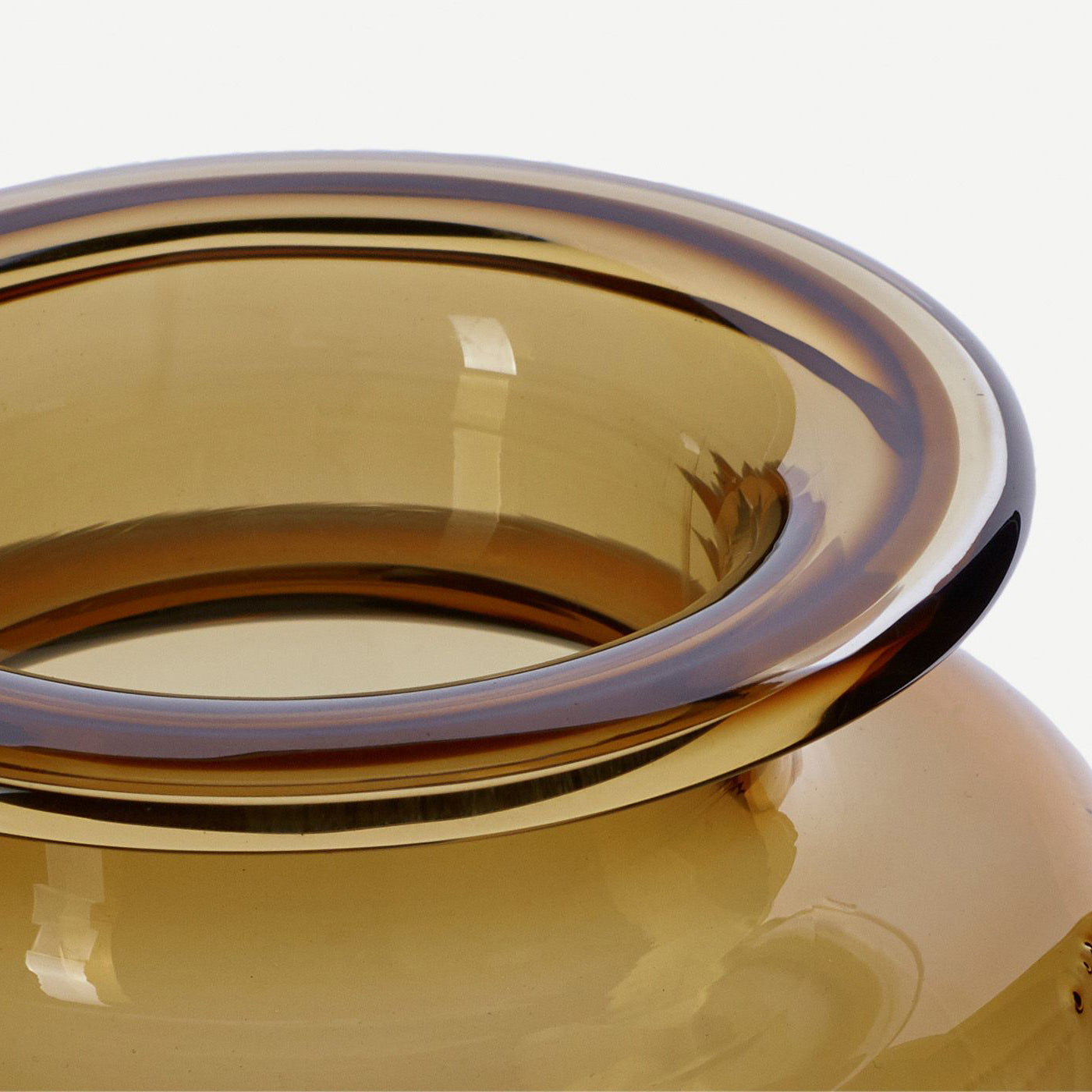 close up rim apothecary glass vase 